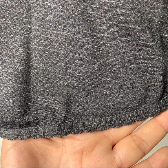 Lululemon Women's Black Gray Lace Back Racerback Striped Tank Top Size 4 - Picture 9 of 9